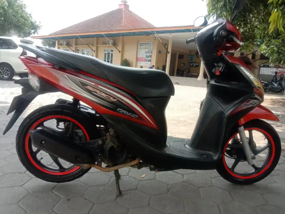 Honda spacy 2011