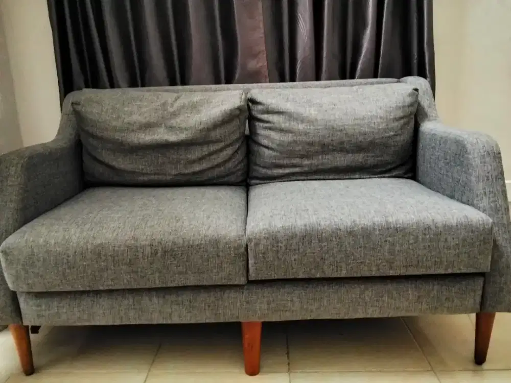 Sofa 2 Seats warna abu abu bersih