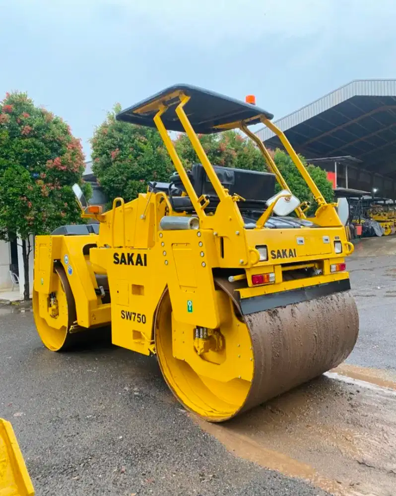 Tandem Roller Sakai SW750 Tahun 2025