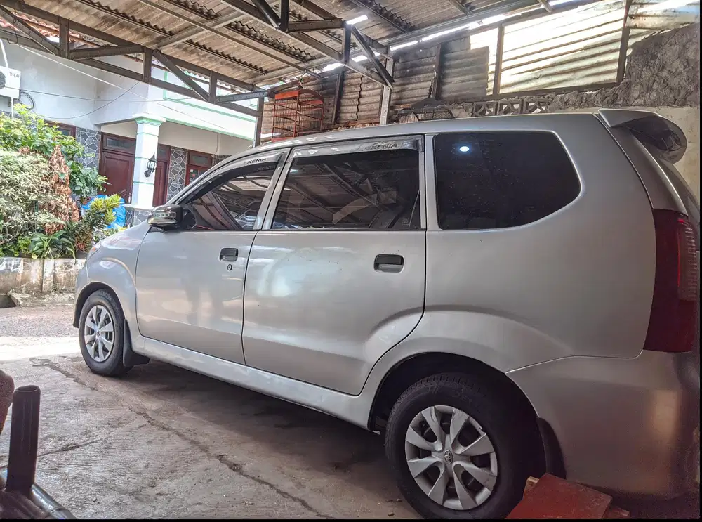 Daihatsu Xenia 2004 Bensin