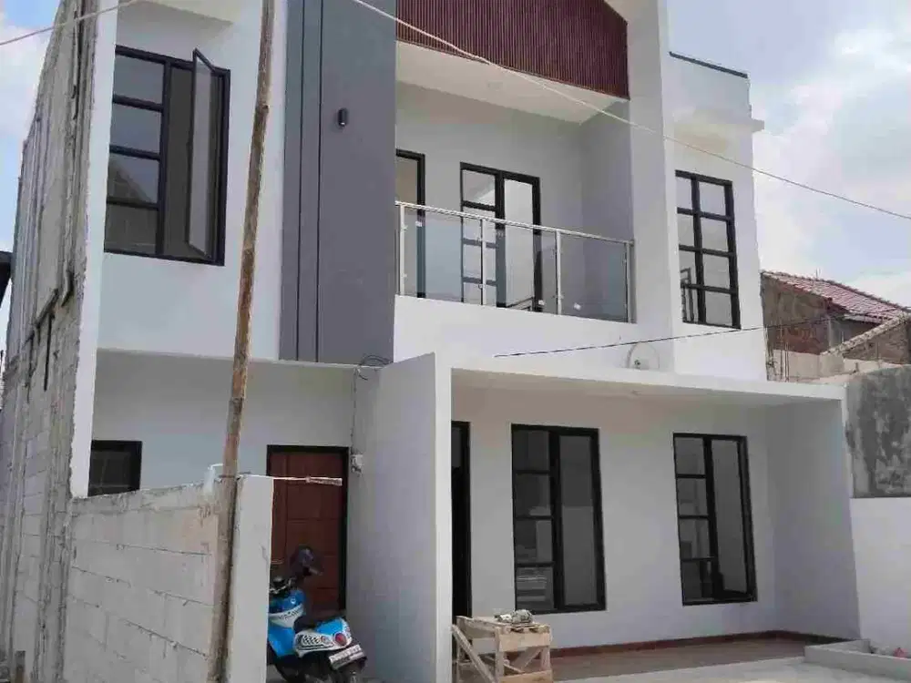 Rumah 2 lantai condet 1,1M pinggir jln raya
