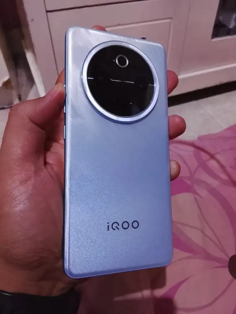 Iqoo Z10 5G 12/256 (fullset mulus) garansi panjang