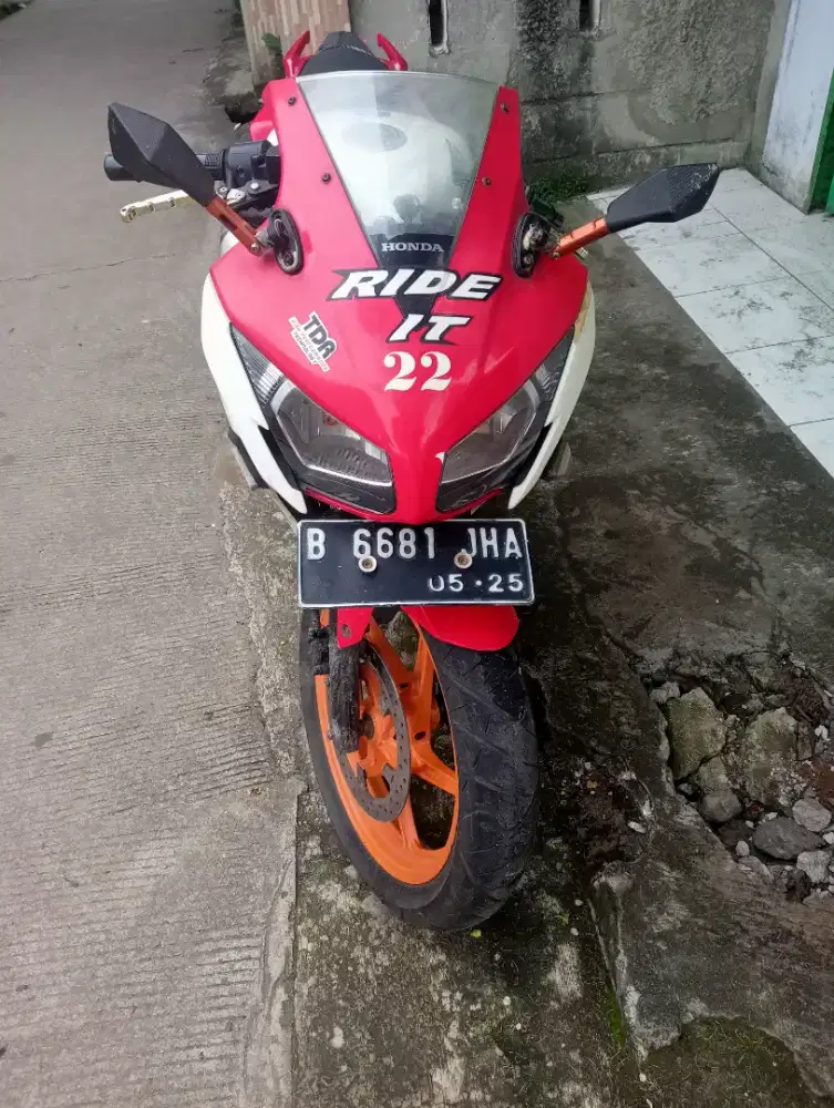Dijual Honda CBR 150 CC 2015