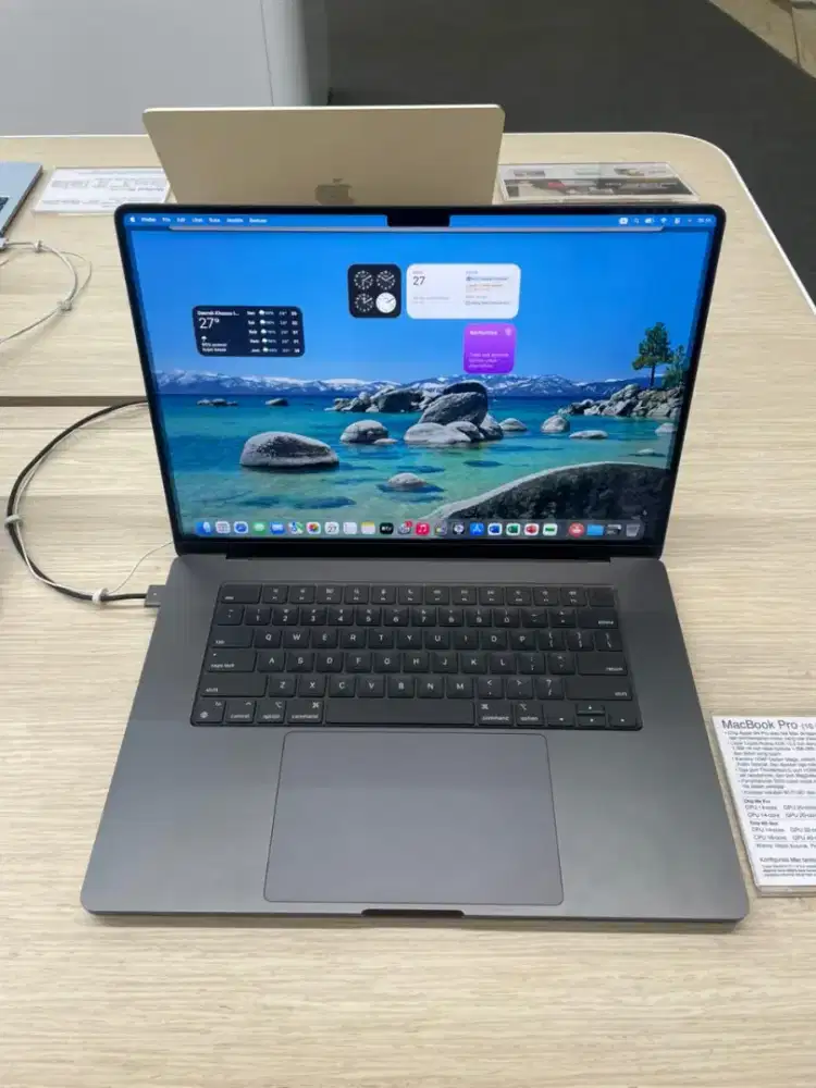 MacBook pro 16 inci ¹