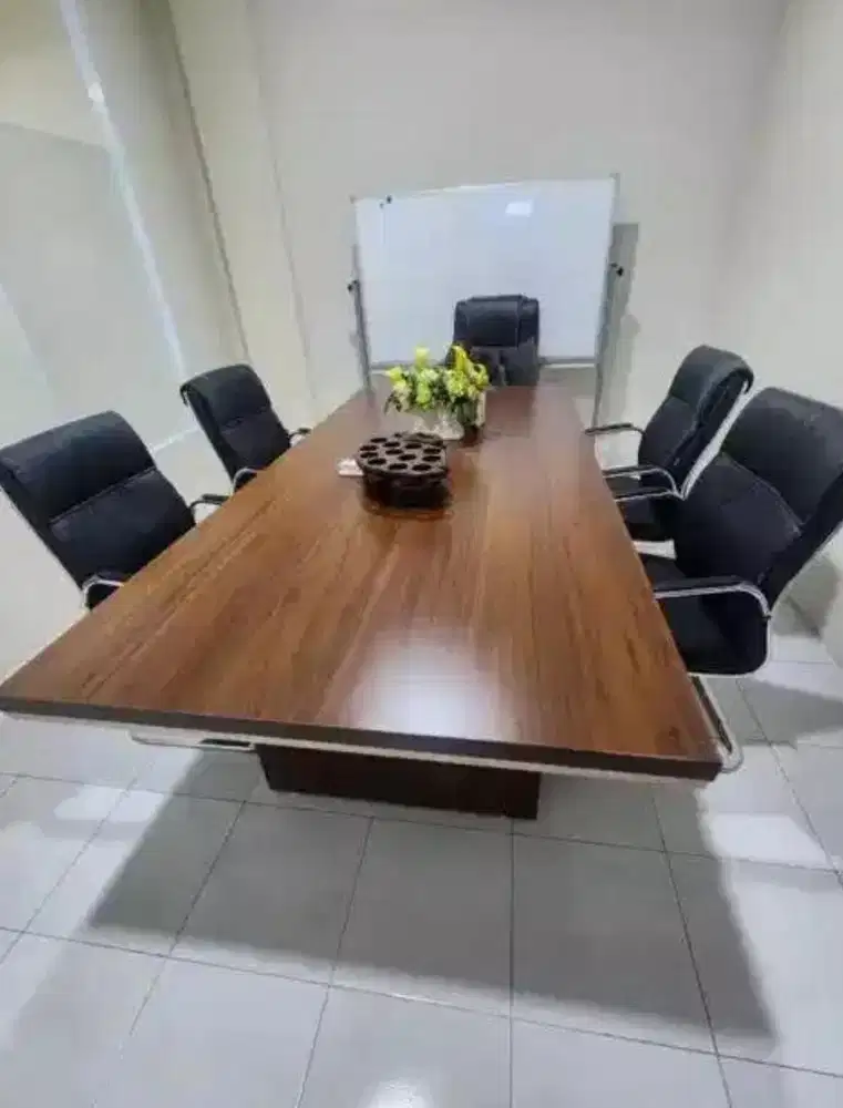 Meja Meeting Informa