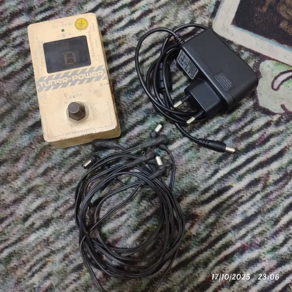 Efek gitar Caline 2 in 1 Tuner dan power supply CP-09