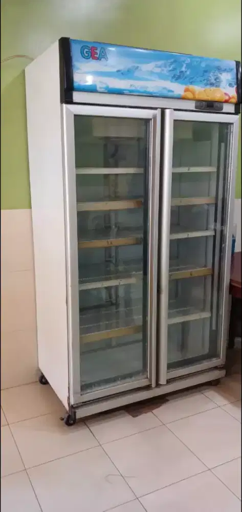 Showcase GEA 2 pintu 600 Liter