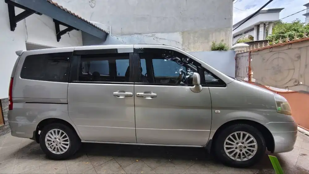 NISSAN SERENA AT CT 2012