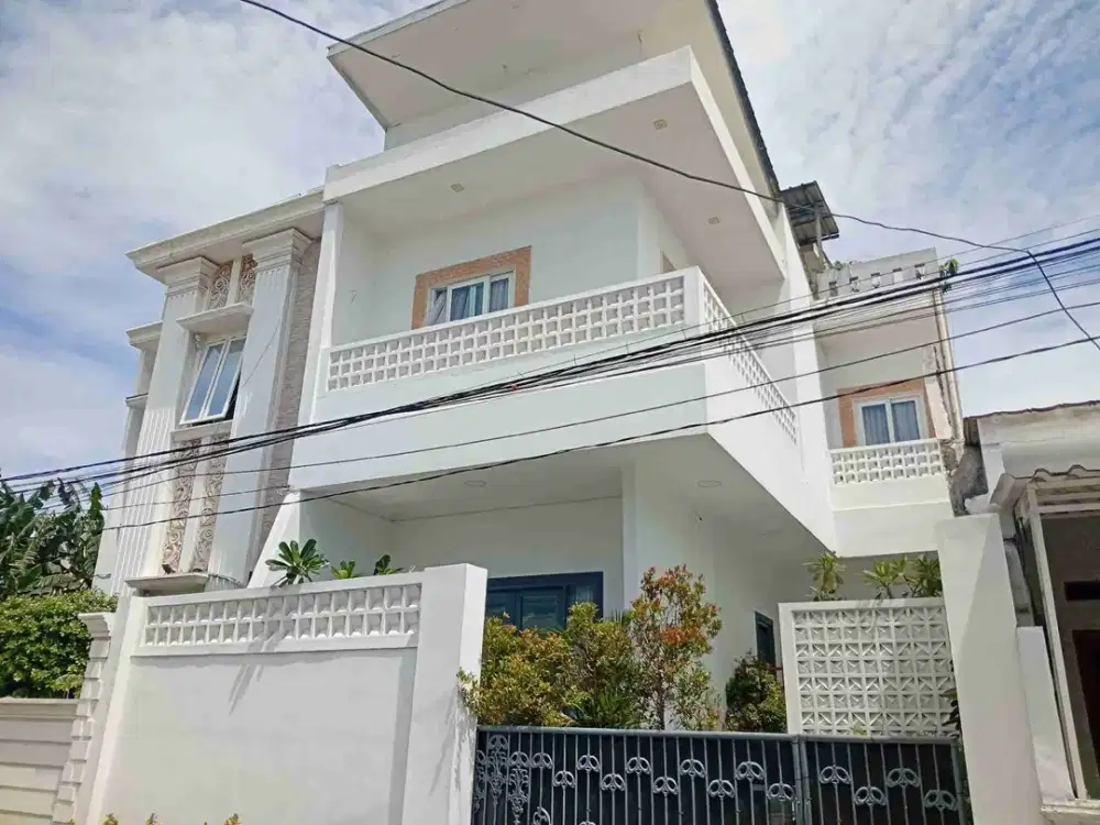 Dijual Cepat Rumah Mewah kondisi bagus di Tanjung Priuk Jakarta Utara swasembada