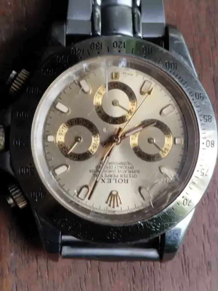 Jam tangan Rolex koleksi orang tua