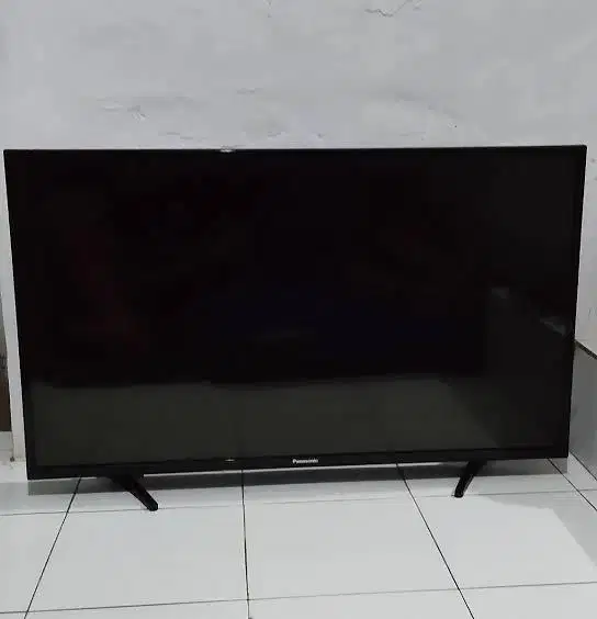 TV PANASONIC 43 INCH LED (BEKAS)