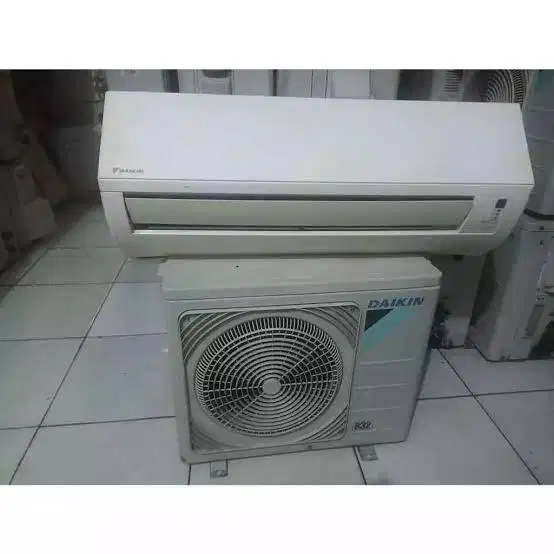 DAIKIN 1/2 PK MALAYSIA (BEKAS)