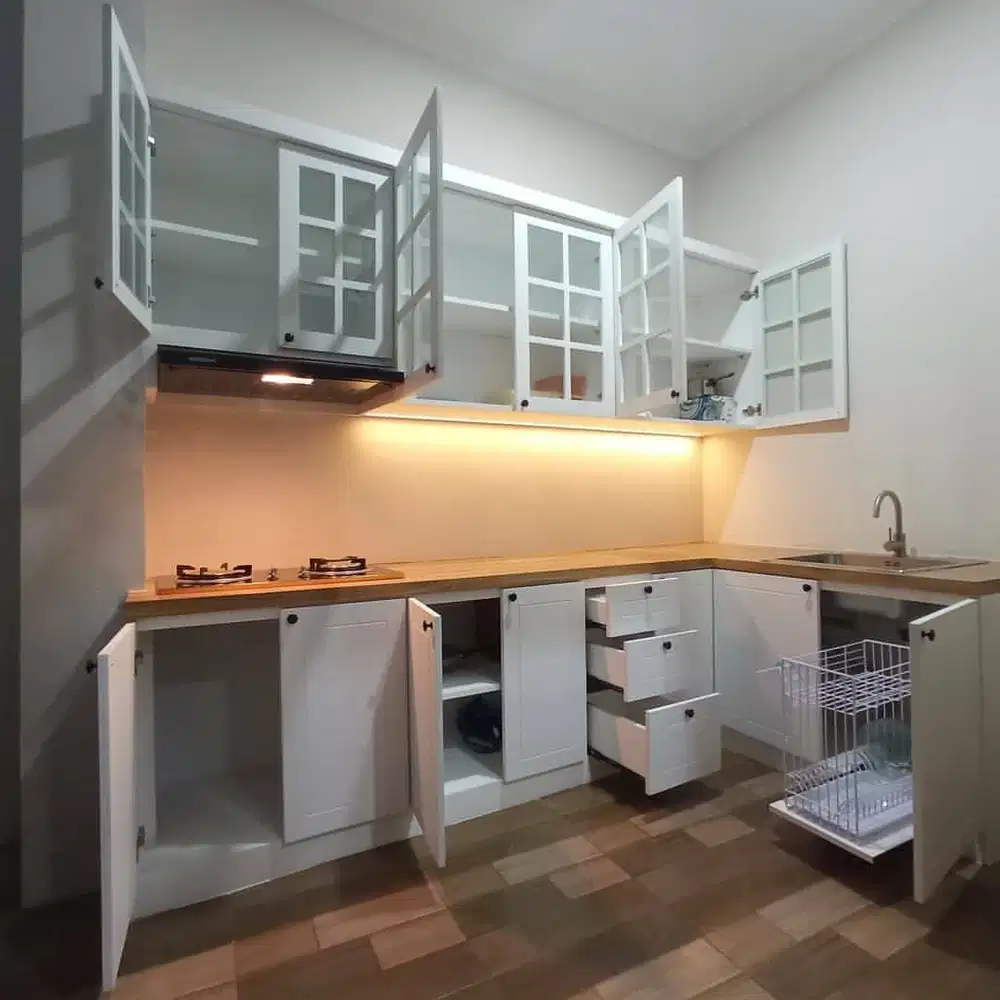 Custom Interior Kitchen Set, Backdrop TV, Lemari, Wardrobe, Kitchenset