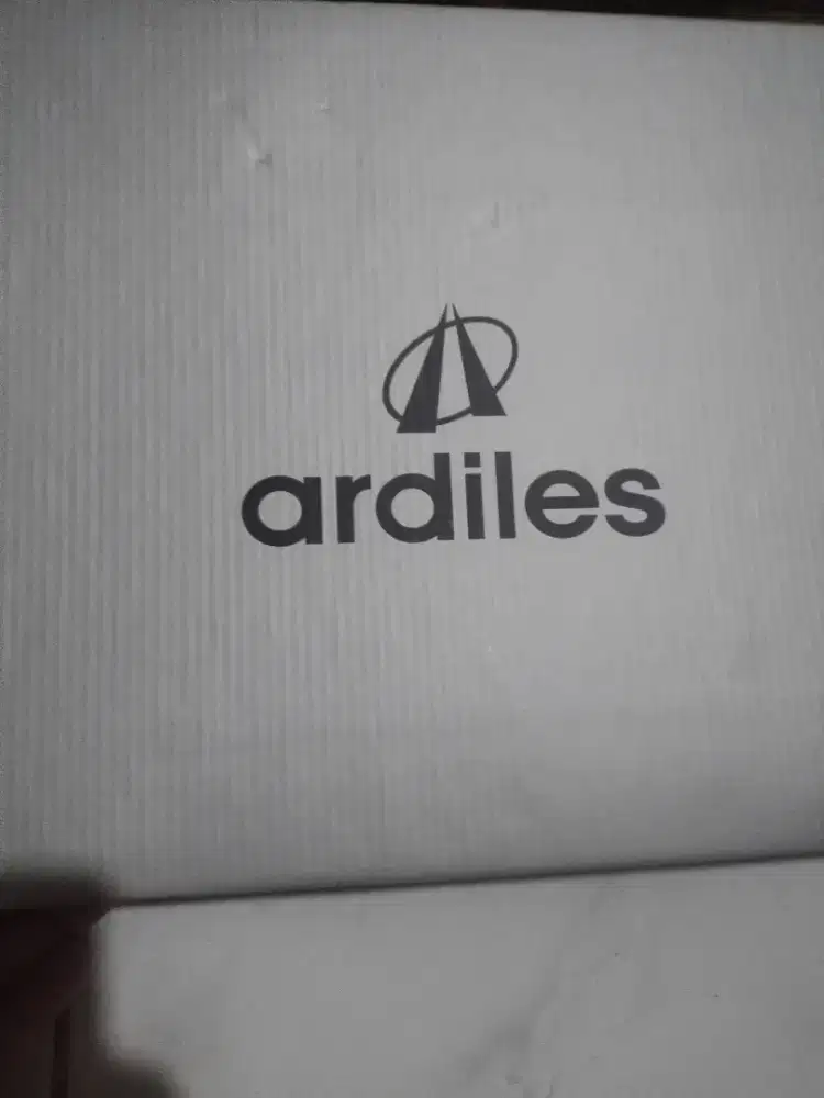 Sepatu basket Ardiles