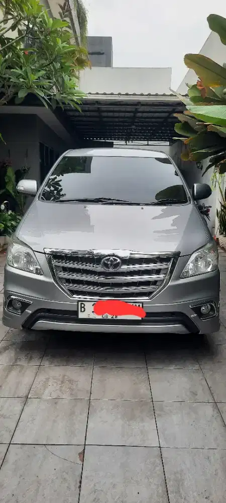 Toyota Innova 2.0 V Luxury Automatic 2014
