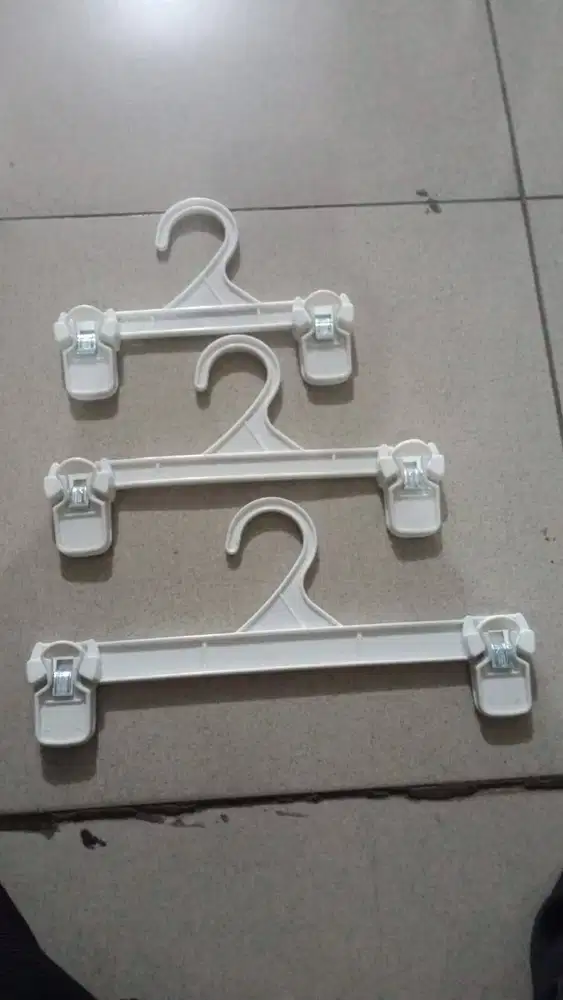 hanger celana dan rok