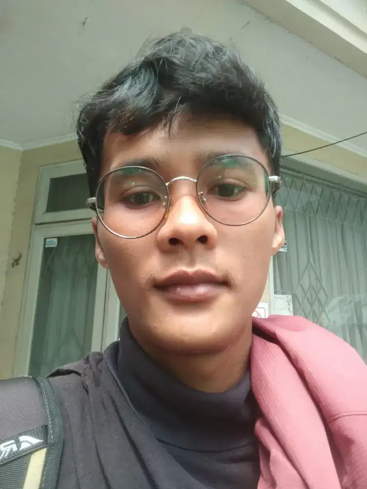Mencari pekerjaan apa saja, yang tidak ilegal