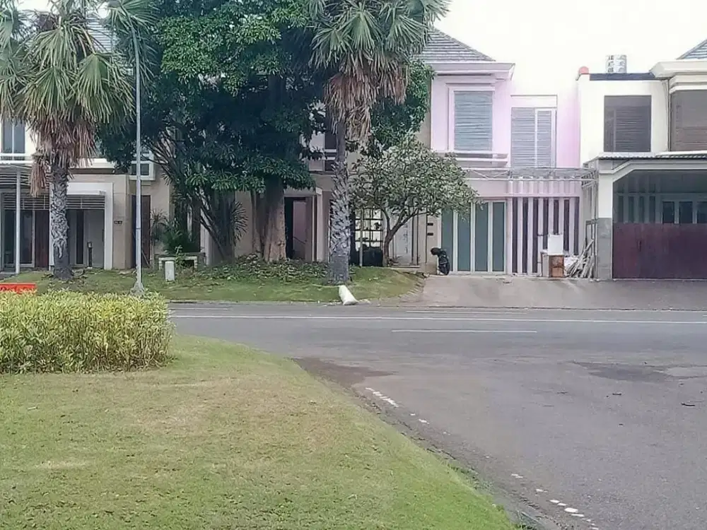 Disewakan RUMAH MEWAH 2 Lantai siap huni !! Pakuwon City Cluster Palm Beach