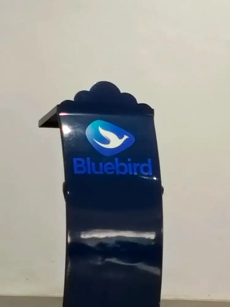 Di butuhkan pengemudi taksi blue bird