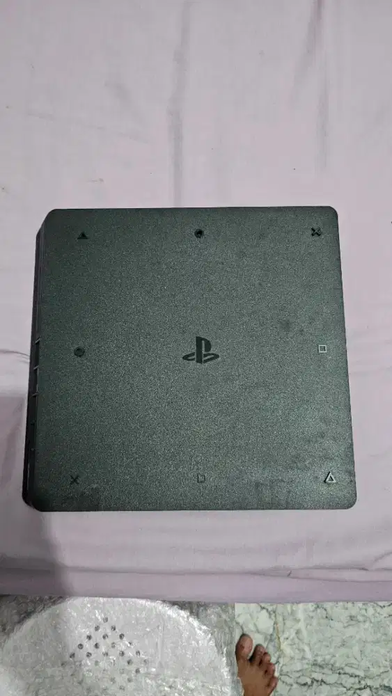Dijual PS4 Slim Pemakaian Pribadi