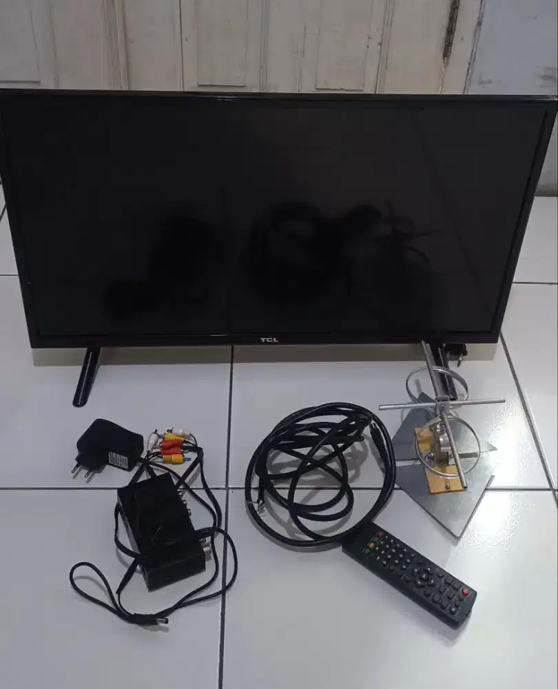 TV TCL 29INC + STB + ANTENA DALAM