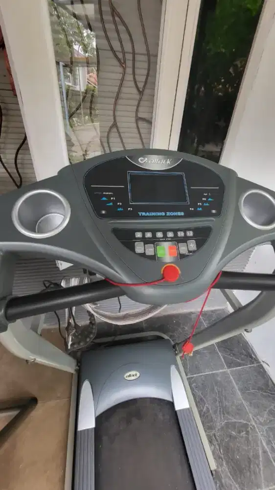 Alat kesehatan treadmild merek Attack