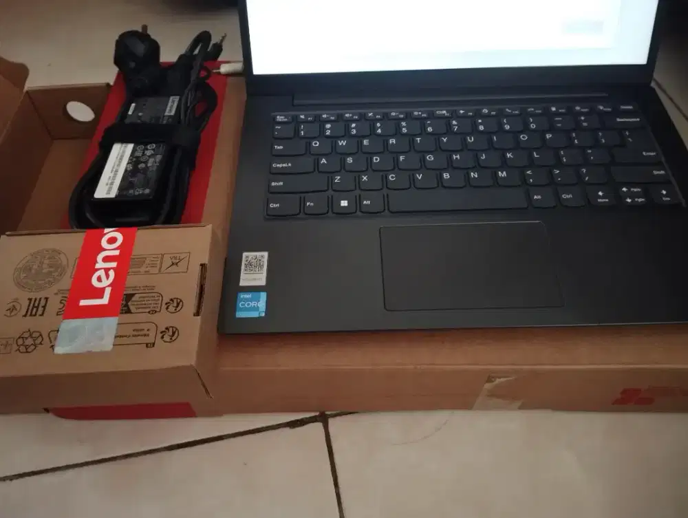 Laptop Lenovo V14 G3 - 12 GB