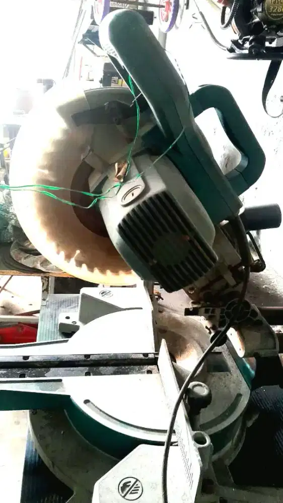 Gergaji Krisbow Mitre Saw