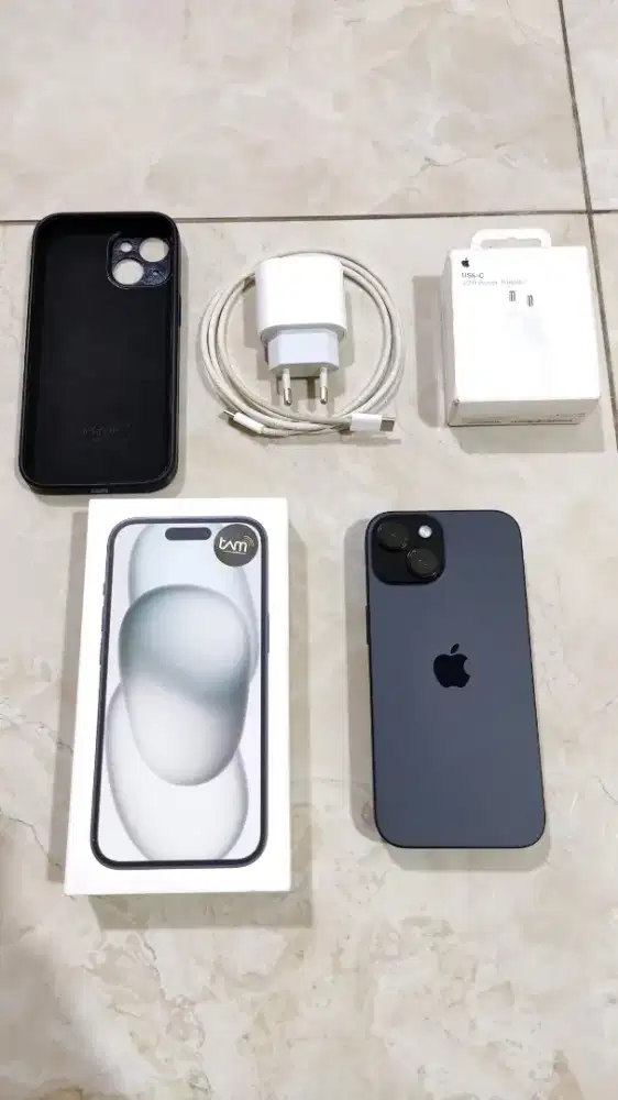 IPHONE 15 IBOX BARU 2 BULAN PAKE MULUS NO MINUS FULLSET
