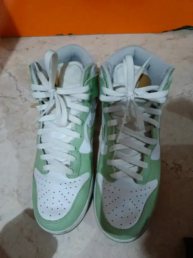 Sepatu Nike Duck HI Retro SE