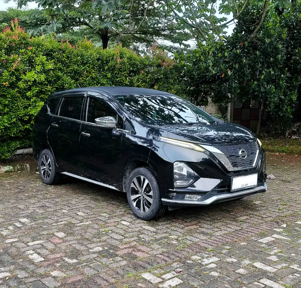 Nissan New Livina VL matic ISTIMEWA