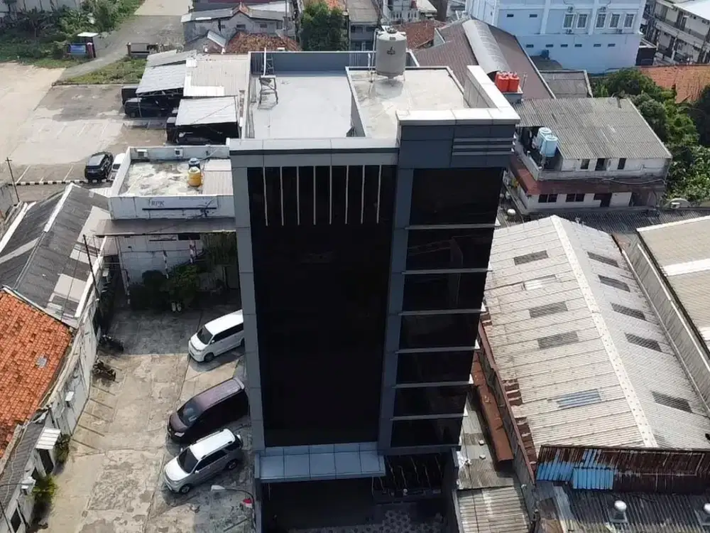 Gedung Baru 4,5 Lantai dengan Lift dan Toilet di setiap lantai Di Jl Dewi Sartika Cawang Jakarta Timur