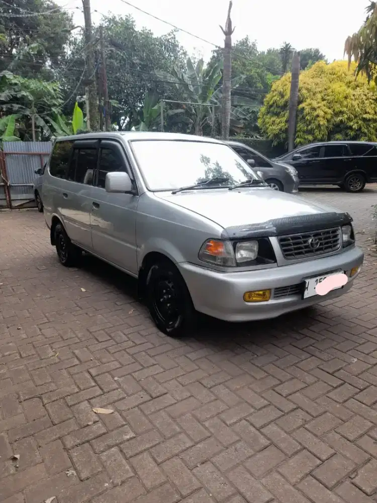Kijang kapsul 1.8 AT bensin