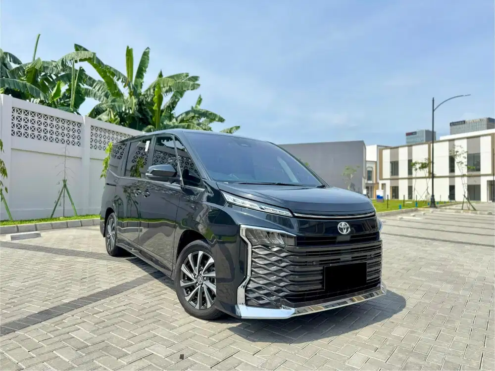 (KM 8 Ribu) Toyota NEW VOXY TSS Hitam 2024 GRESS LIKE NEW