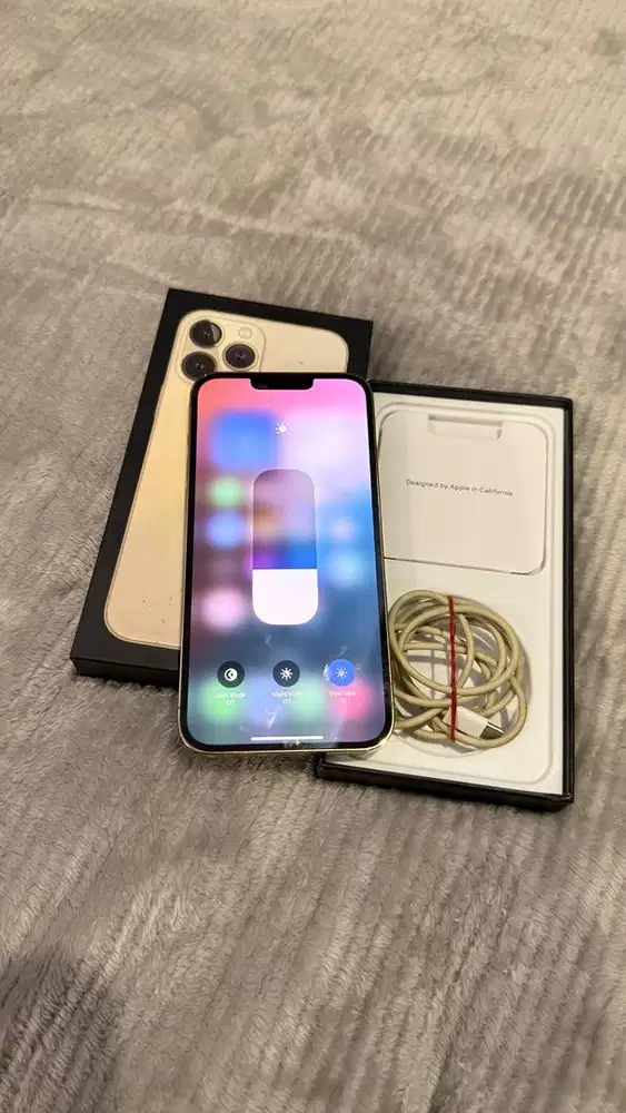 Dijual Iphone 13 Promax 256GB Gold Terdaftar Mulus Lengkap