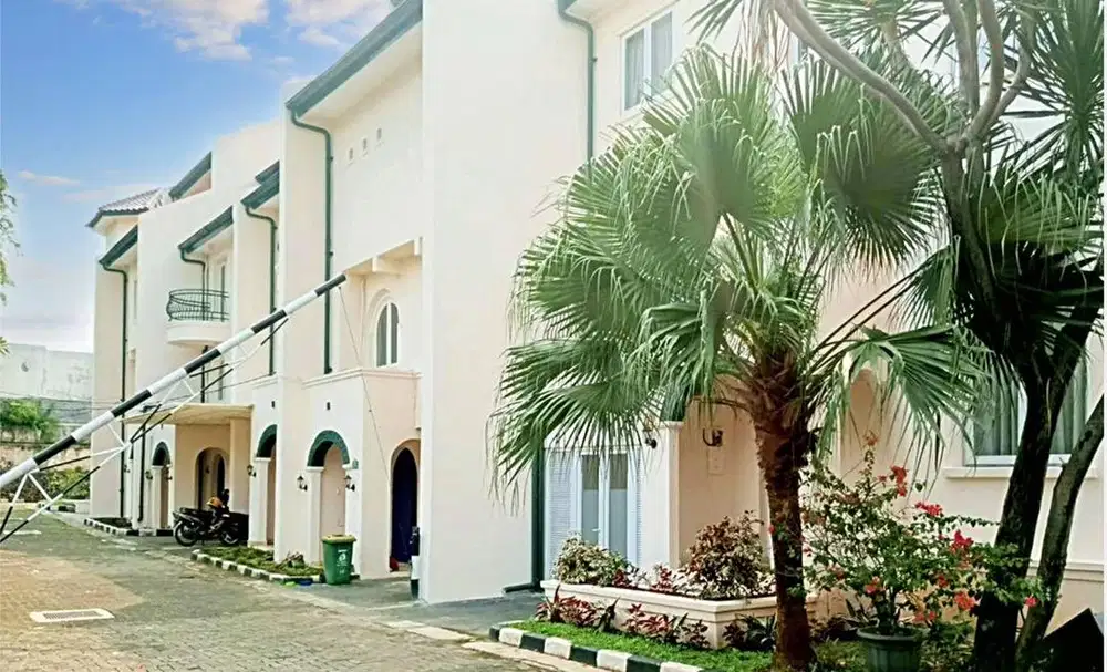 EVERGREEN TOWN HOUSES