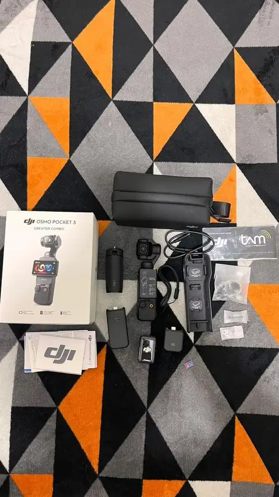 DJI OSMO POCKET 3 CREATOR COMBO LIKE NEW