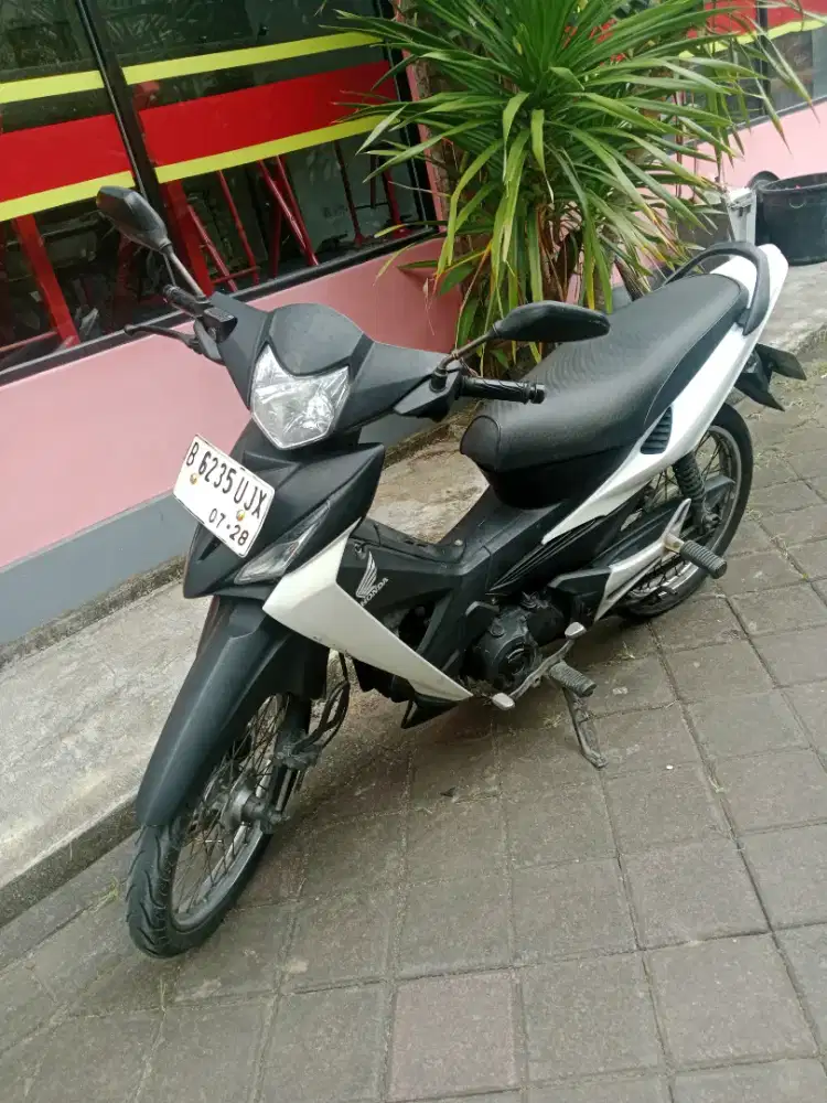 Motor mau dijual dengan harga 5 juta nego tipis