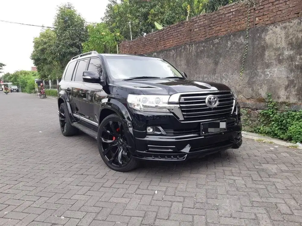 Toyota Land Cruiser VX200 4.5 V8 Diesel A/T 2016
