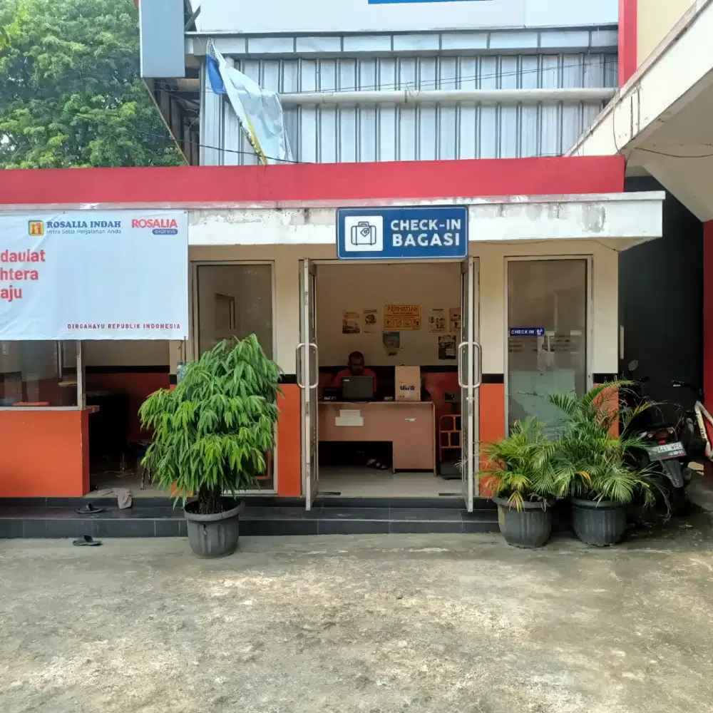 Di cari karyawan di pool bus Rosalia indah Ciputat