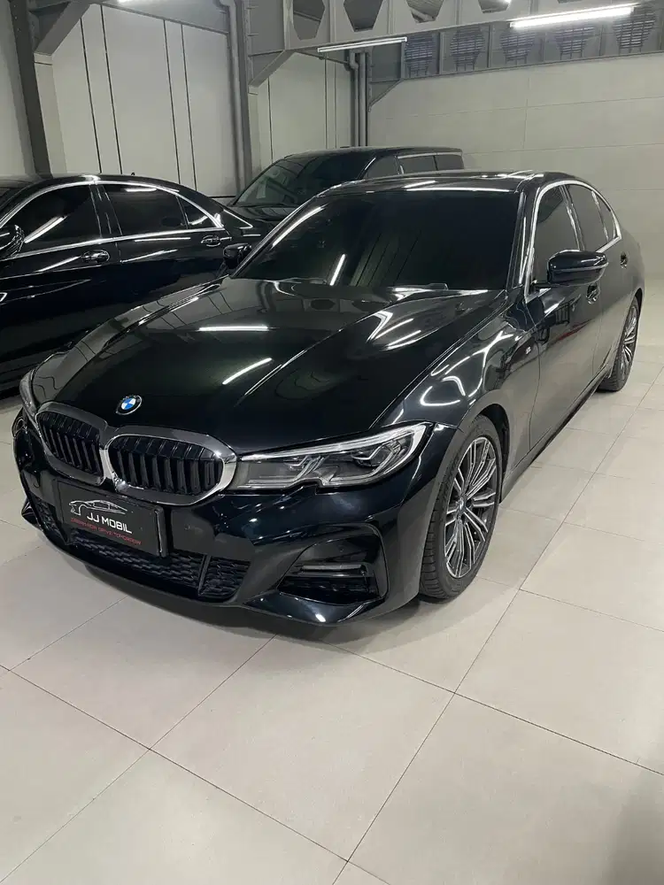 BMW 330 2020 HITAM