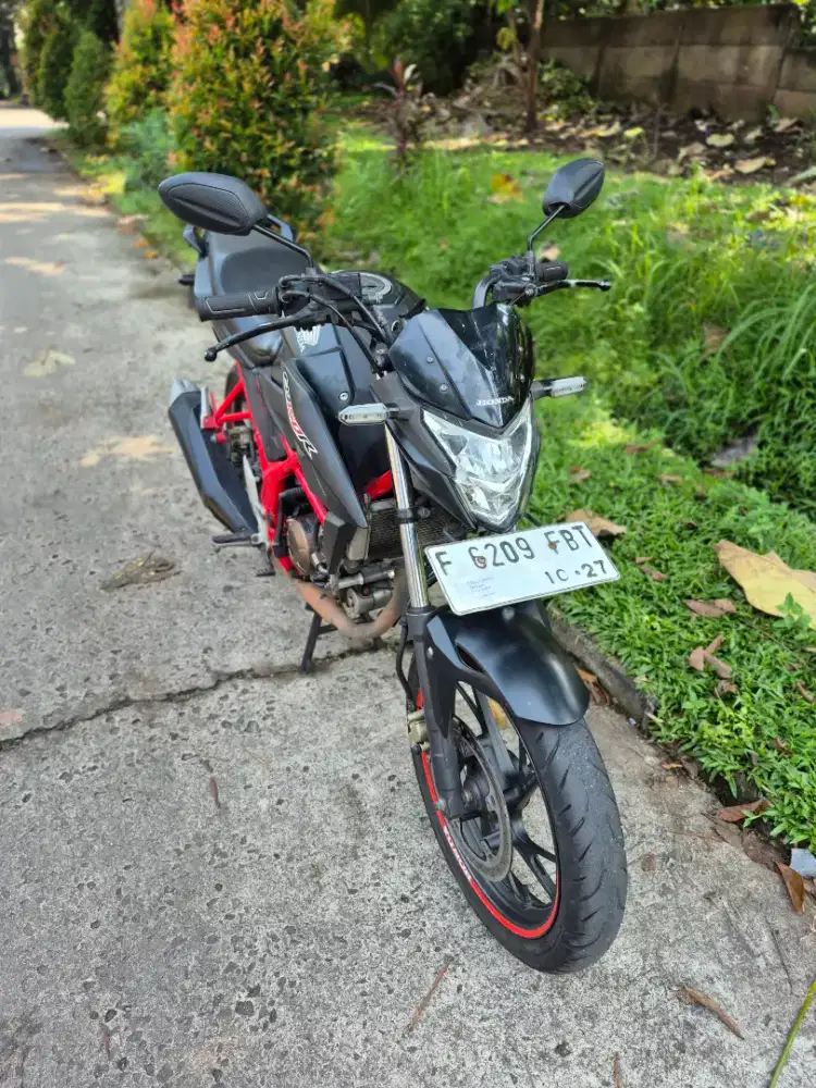 Dijual Honda CB150R tahun 2017 pajak hidup