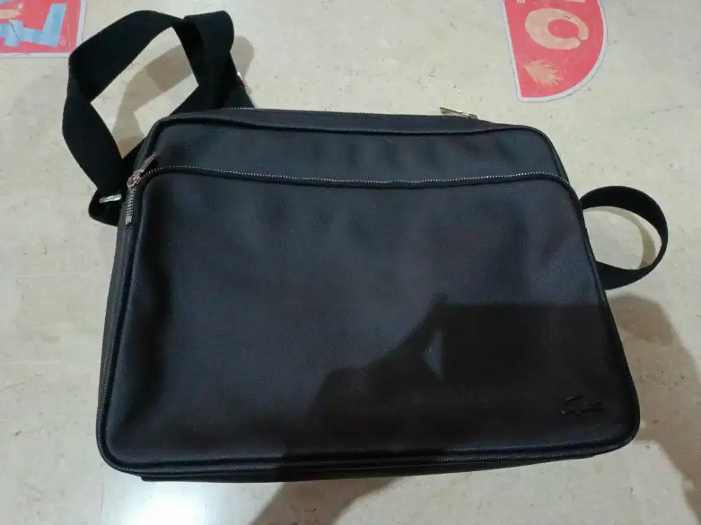 Tas Kerja merk Lacoste