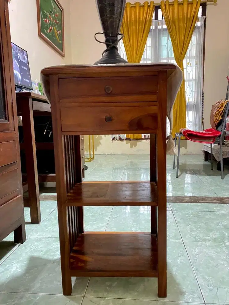 Dijual cepat NEGO. Meja kayu jati muda