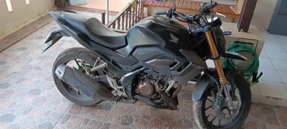Dijual Honda CB150R Streetfire 2021