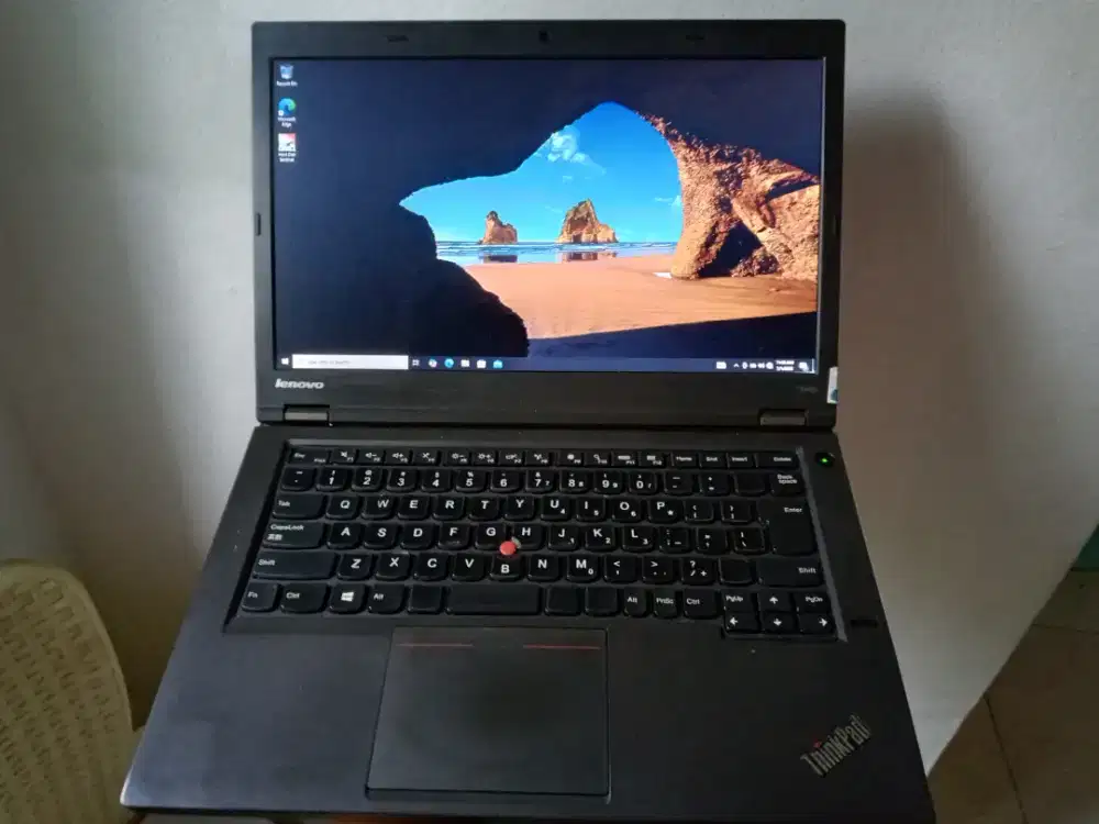 Laptop lenovo thinkpad t440 i5 ram 8 ssd 128 ngebut