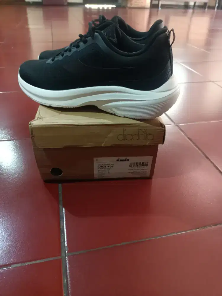 Jual murah sepatu Baru edisi salah size diadora Namaste ORI ,