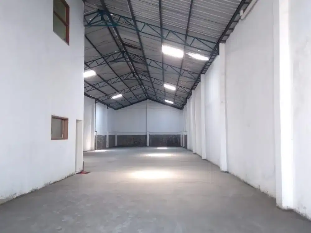 Dijual Gudang dan Kantor (2 lantai) di Tengah Kota KUDUS