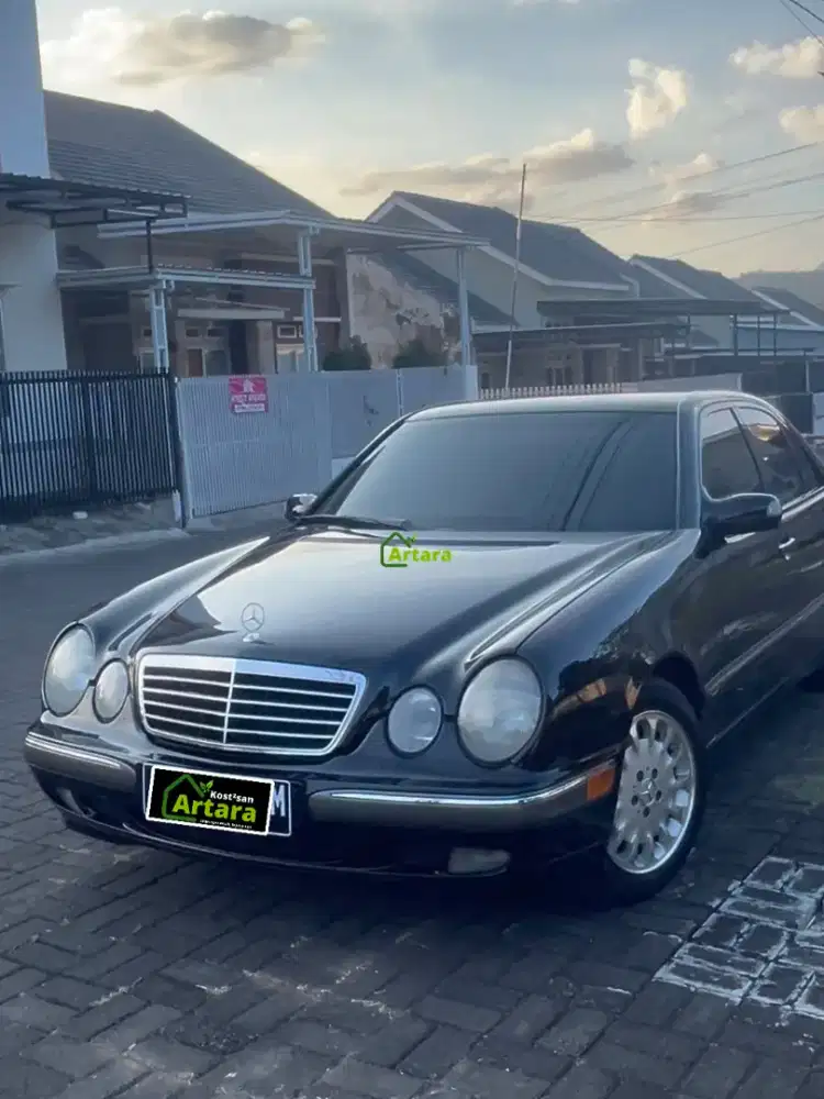 Mercedes Benz W210 V6 E240 Elegance CBU thn 2000Mobil langka KM rendah