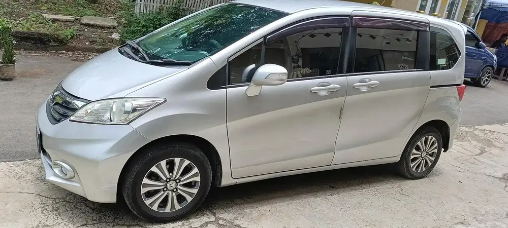 Honda Freed E 2013 Bensin
